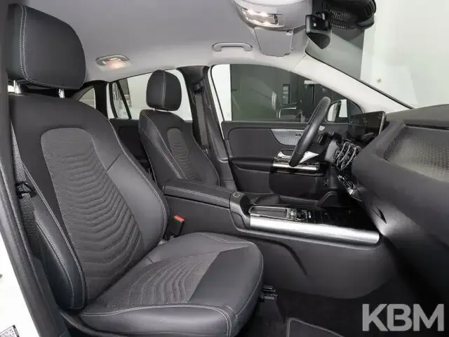 Mercedes-Benz GLA 220