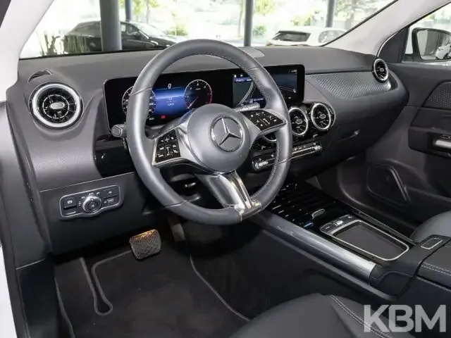 Mercedes-Benz GLA 220