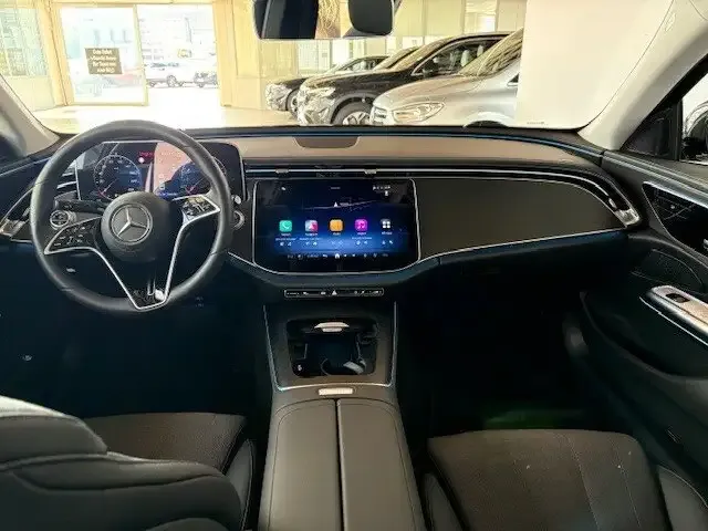 Mercedes-Benz E 200
