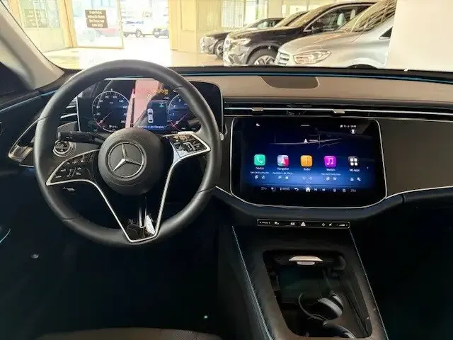 Mercedes-Benz E 200