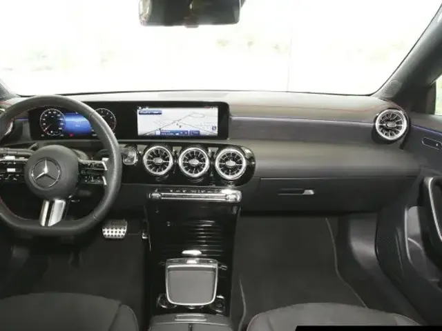 Mercedes-Benz CLA 220