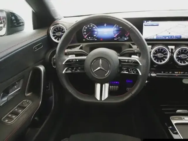 Mercedes-Benz CLA 220