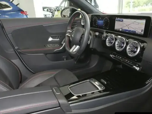 Mercedes-Benz CLA 220
