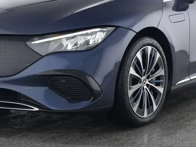 Mercedes-Benz EQE 300