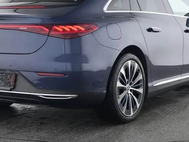 Mercedes-Benz EQE 300