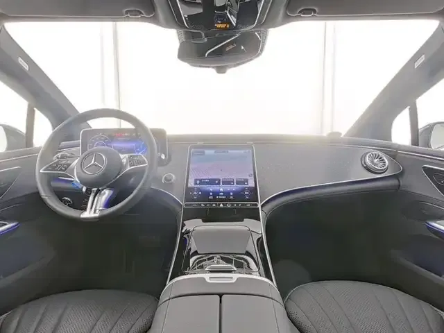 Mercedes-Benz EQE 300