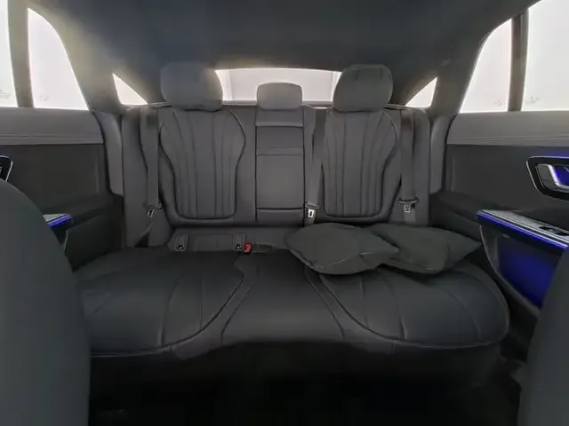 Mercedes-Benz EQE 300