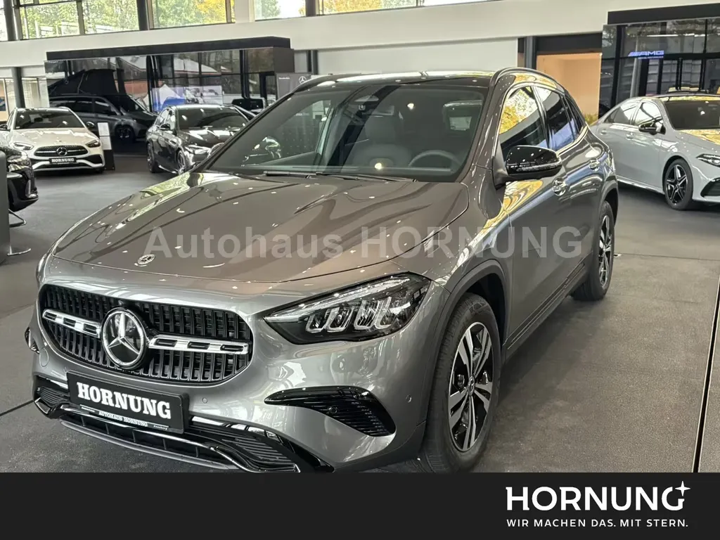 Mercedes-Benz GLA 220