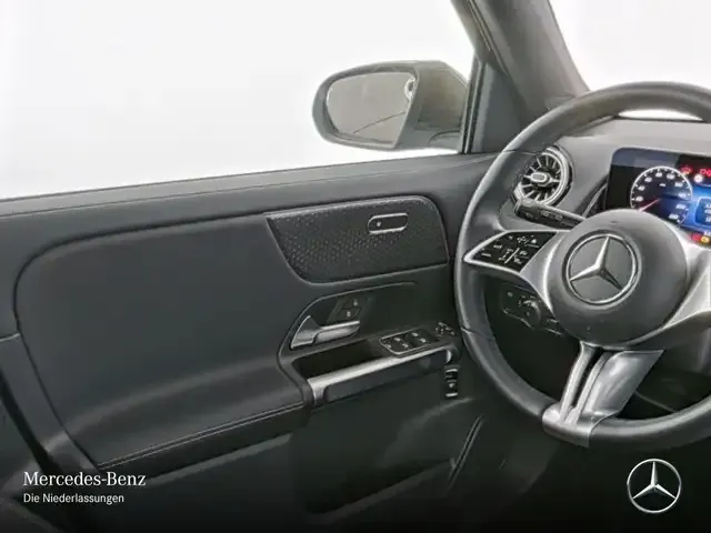 Mercedes-Benz GLB 180