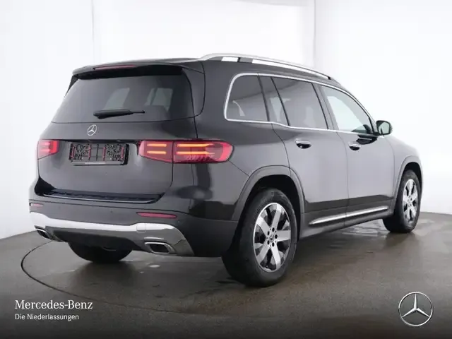 Mercedes-Benz GLB 180