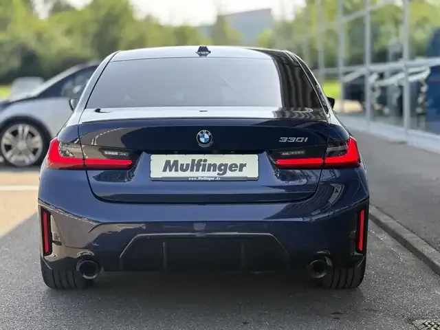 BMW 330