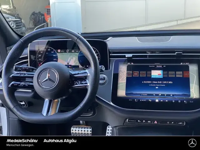 Mercedes-Benz E 300