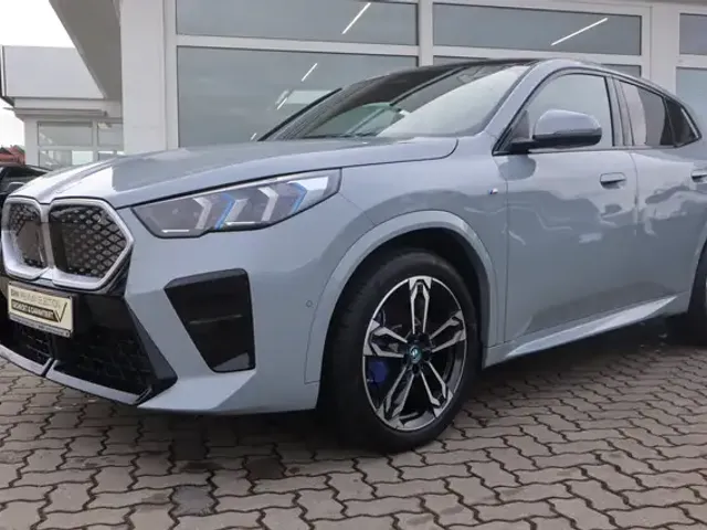 BMW iX2