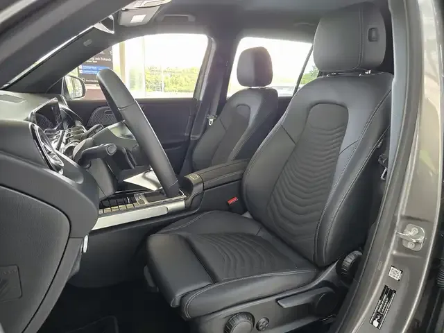 Mercedes-Benz EQB 300