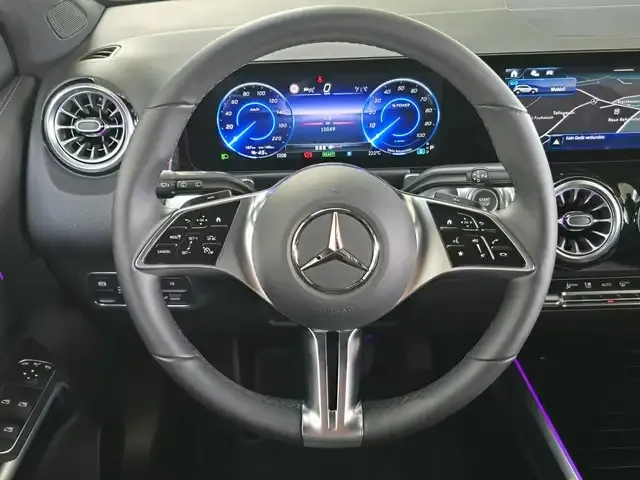 Mercedes-Benz EQB 300