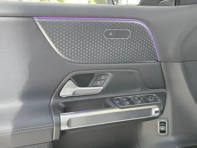 Mercedes-Benz EQB 300
