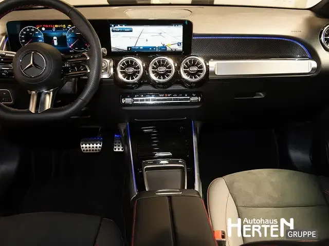 Mercedes-Benz GLB 220