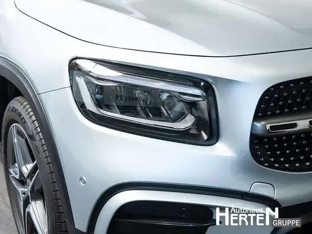 Mercedes-Benz GLB 220