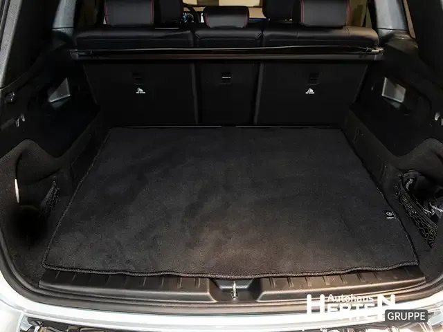 Mercedes-Benz GLB 220