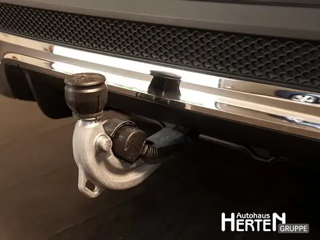 Mercedes-Benz GLB 220