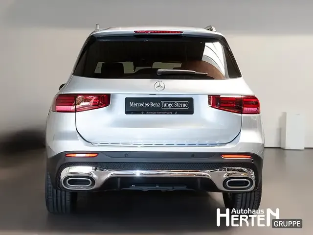 Mercedes-Benz GLB 220