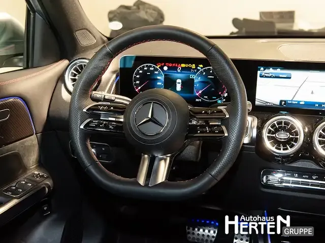 Mercedes-Benz GLB 220