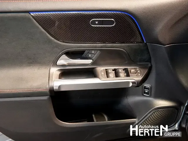 Mercedes-Benz GLB 220
