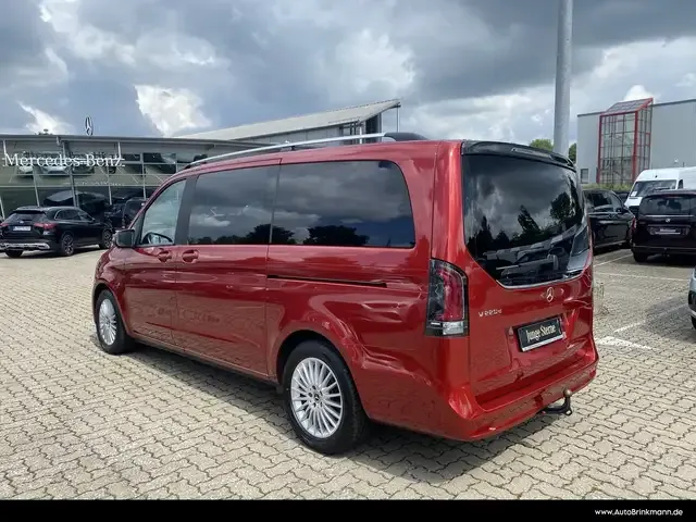 Mercedes-Benz V 220