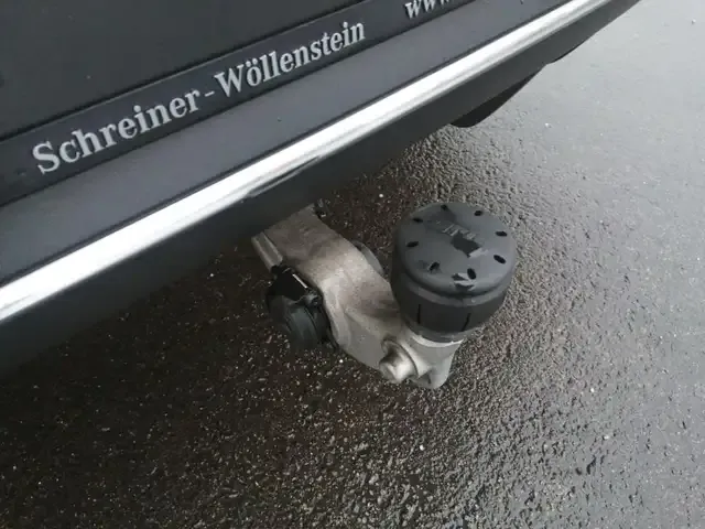 Mercedes-Benz EQC 400