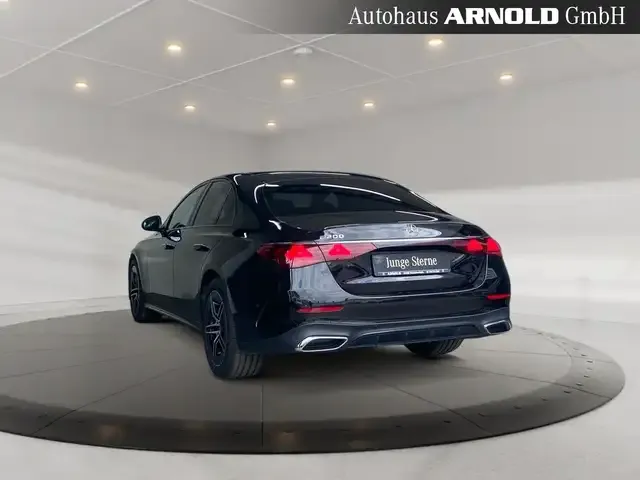 Mercedes-Benz E 200