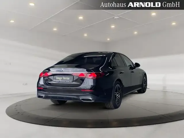 Mercedes-Benz E 200
