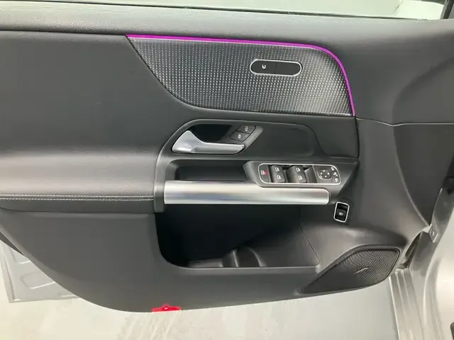 Mercedes-Benz B 220