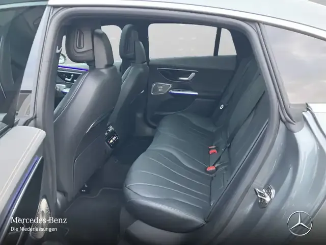 Mercedes-Benz EQE 300