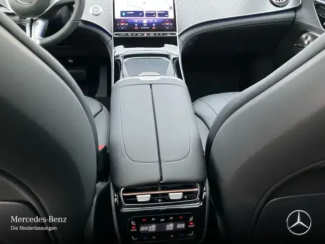 Mercedes-Benz EQE 300