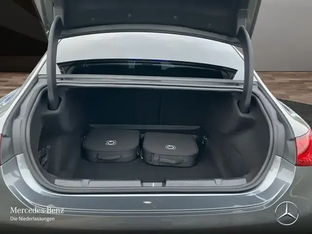 Mercedes-Benz EQE 300