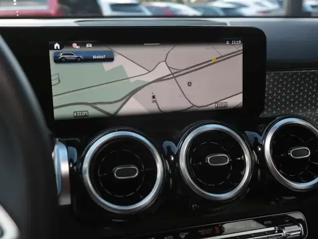 Mercedes-Benz GLB 220