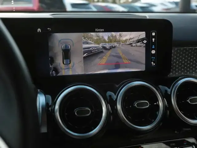 Mercedes-Benz GLB 220