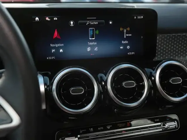 Mercedes-Benz GLB 220