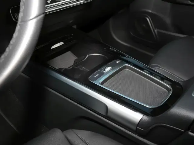 Mercedes-Benz GLB 220