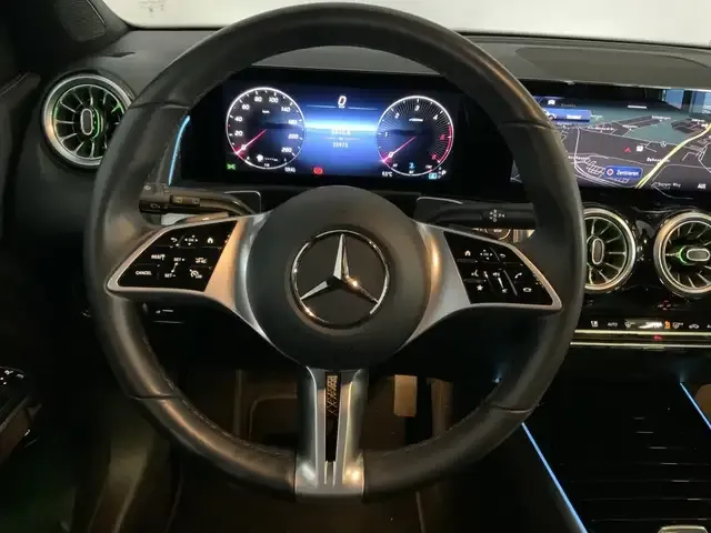 Mercedes-Benz GLB 200