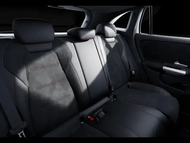 Mercedes-Benz GLA 220