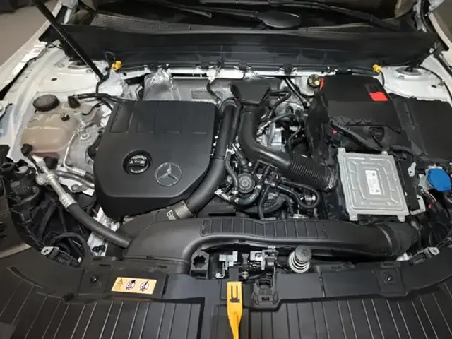 Mercedes-Benz GLB 200