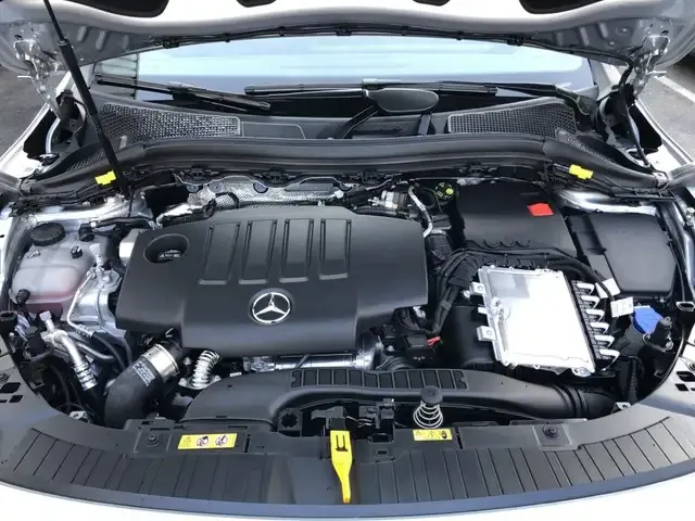 Mercedes-Benz GLA 200