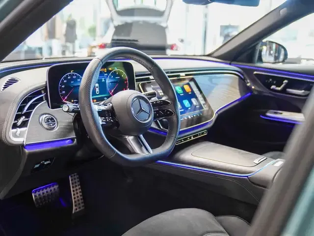 Mercedes-Benz E 220