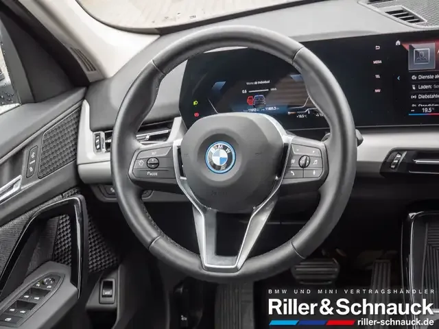 BMW iX1
