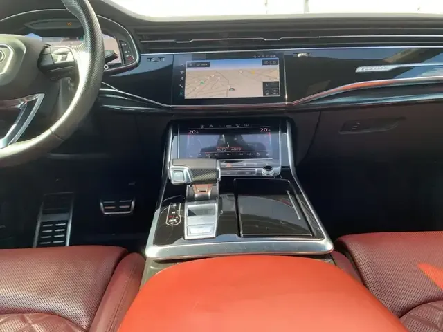 Audi SQ8