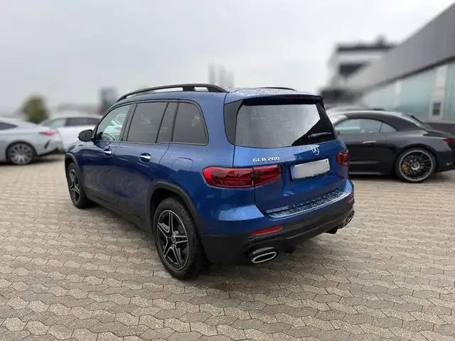 Mercedes-Benz GLB 200