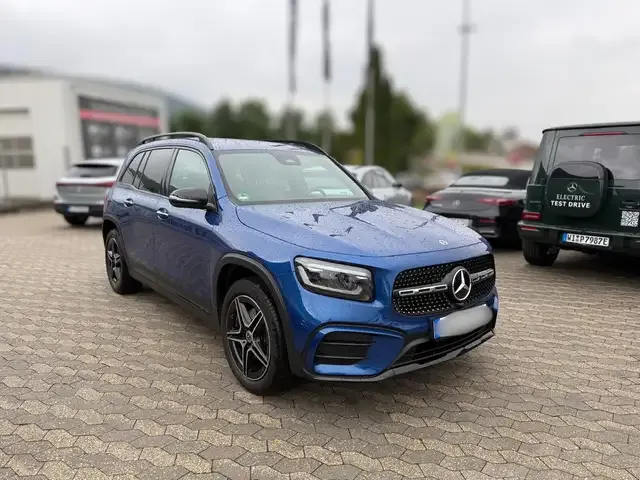 Mercedes-Benz GLB 200