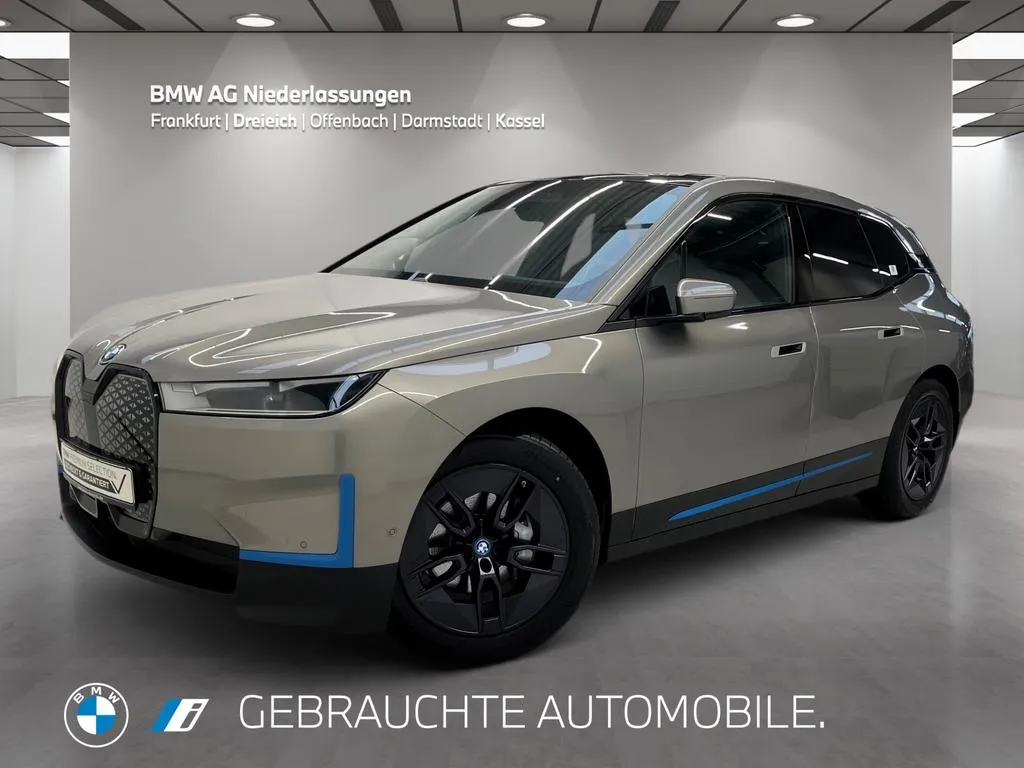 BMW iX