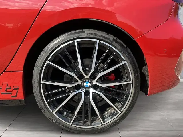 BMW 128